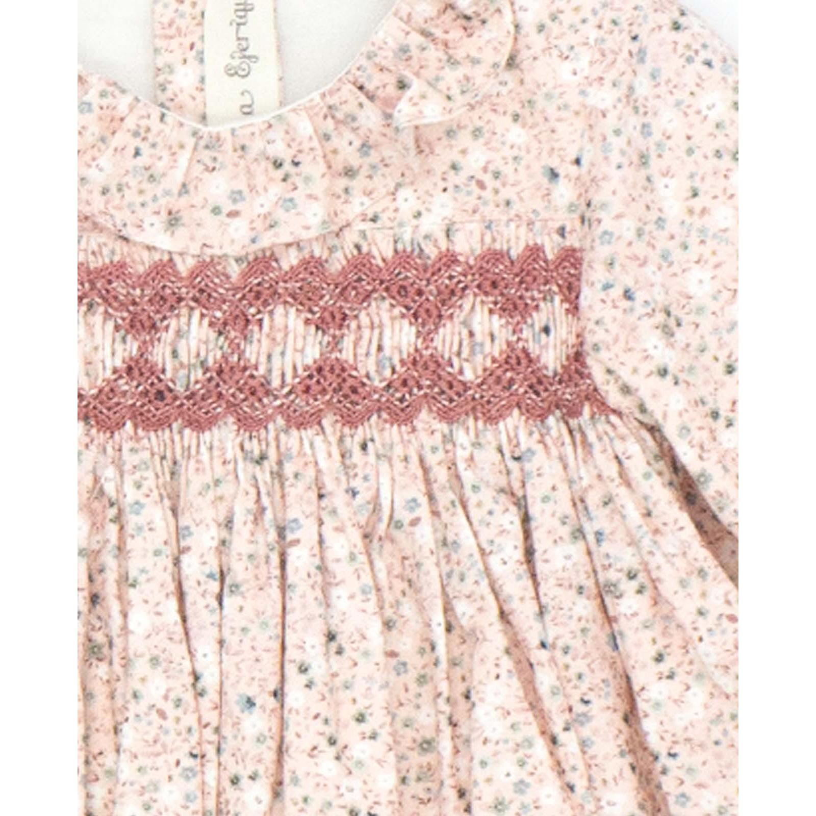 Vestido bordado a mano de florecitas rosa y blanco