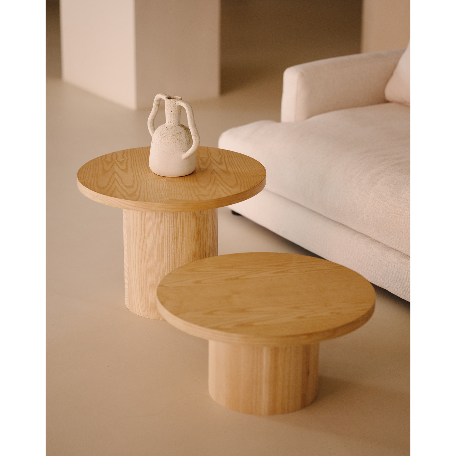 Mesa de centro redonda de madera de fresno en varias medidas