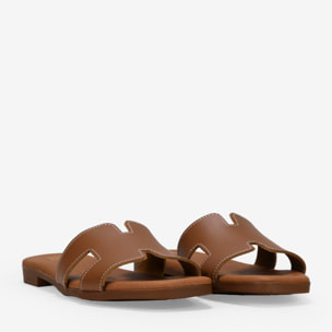 Sandalias planas marrones en piel con plantilla acolchada