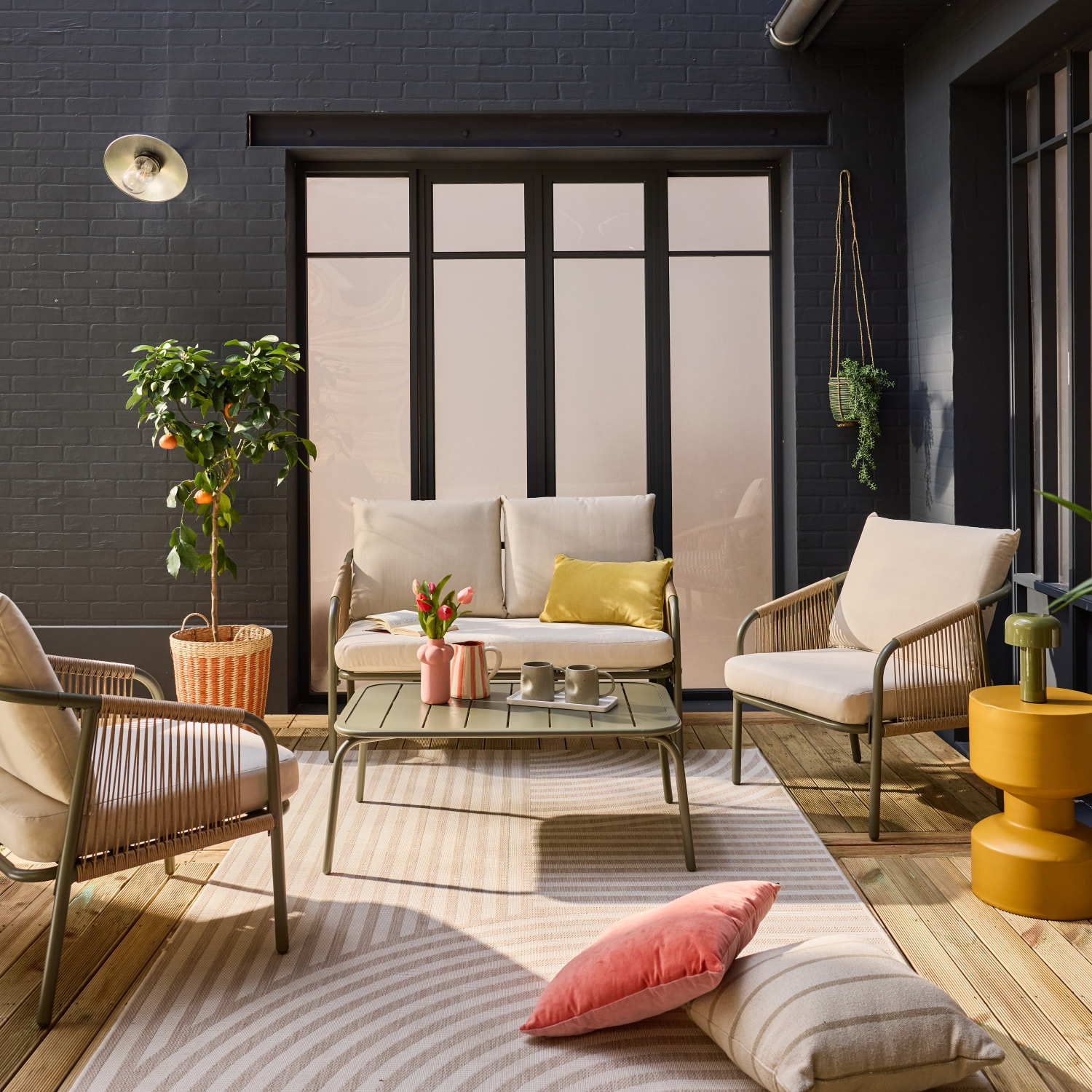 Salon de jardin FIORA en acier. 4 personnes. kaki et beige