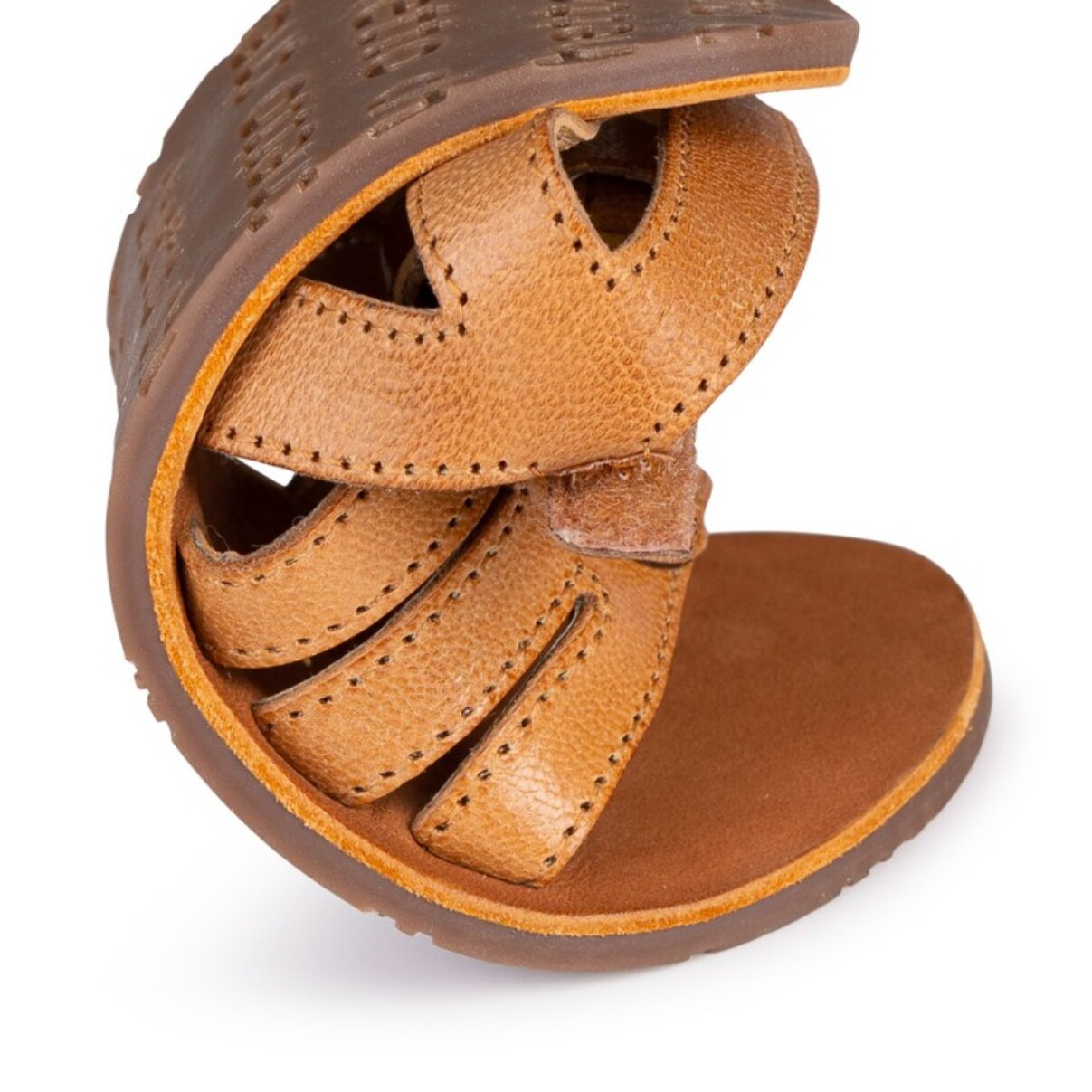 SANDALIA BAREFOOT CUERO - MARIQUITA EN RELIEVE Y ACABADO RÚSTICO