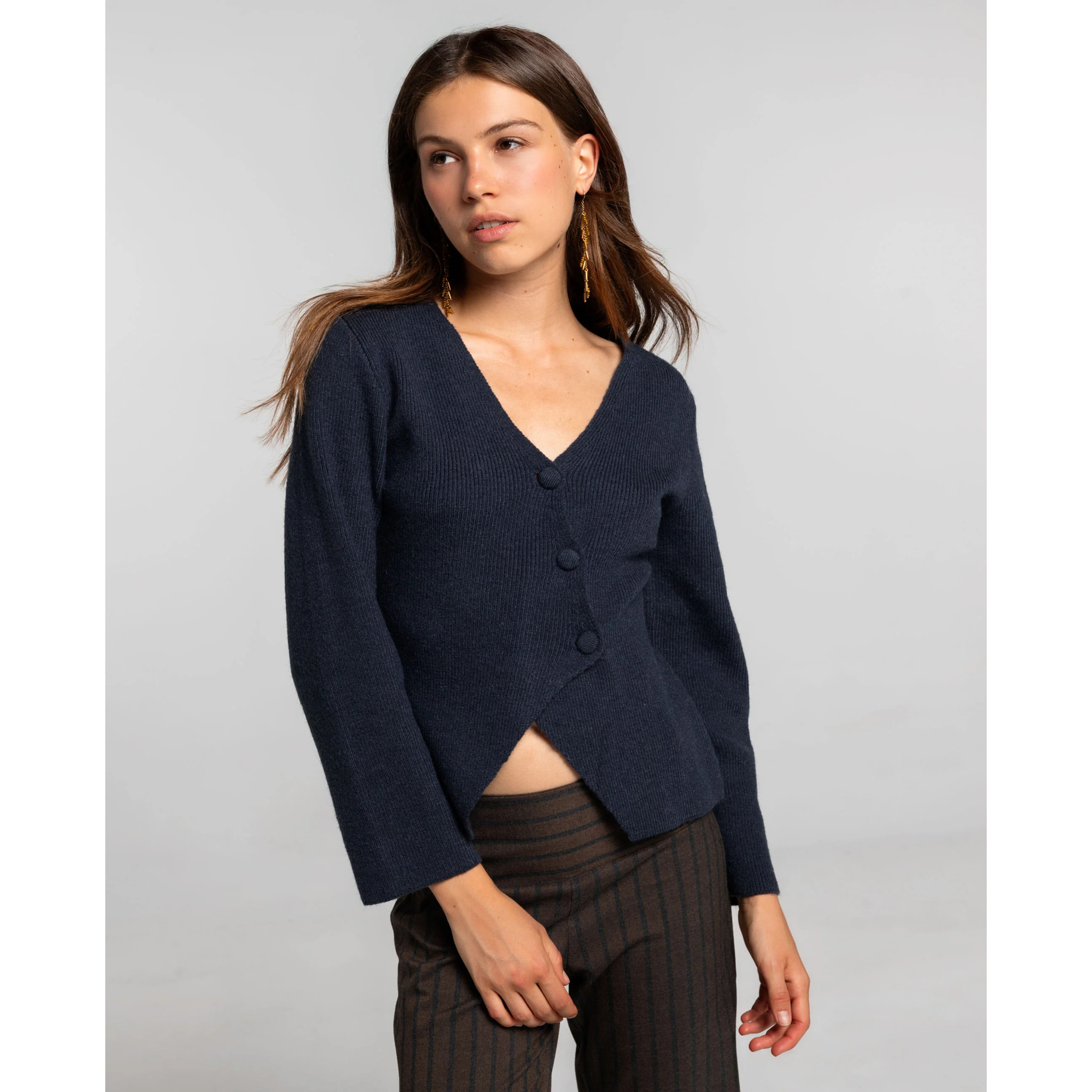 Cárdigan de punto canalé con botones forrados de mujer