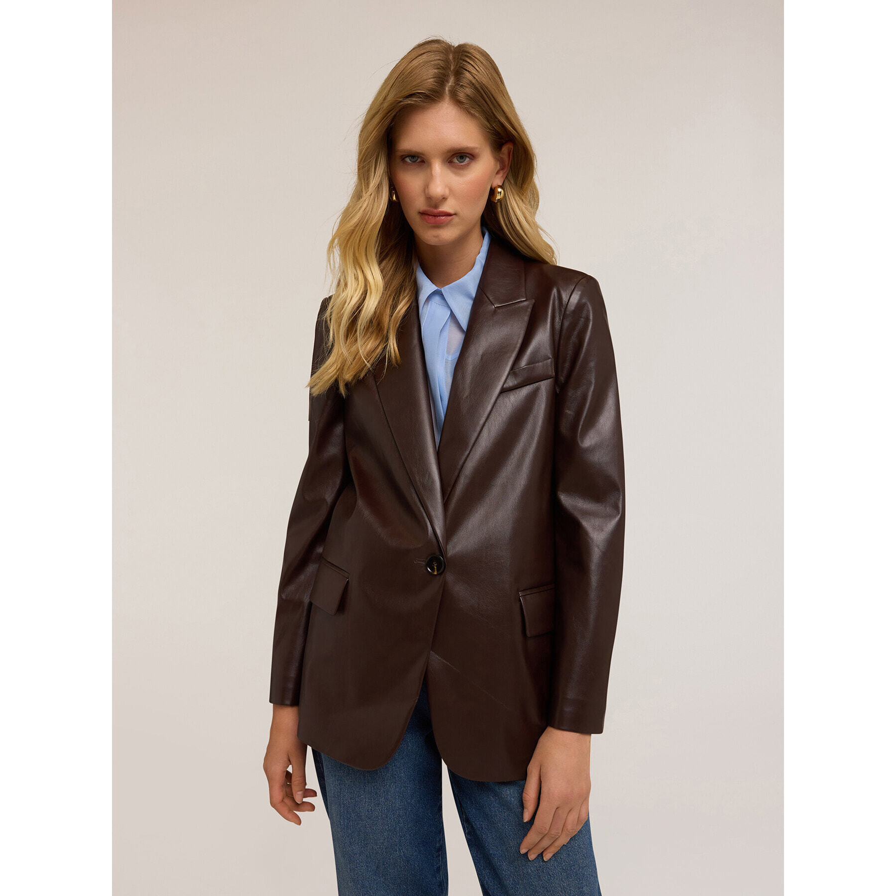 Motivi - Blazer cruzado simple en tejido revestido - Marrón