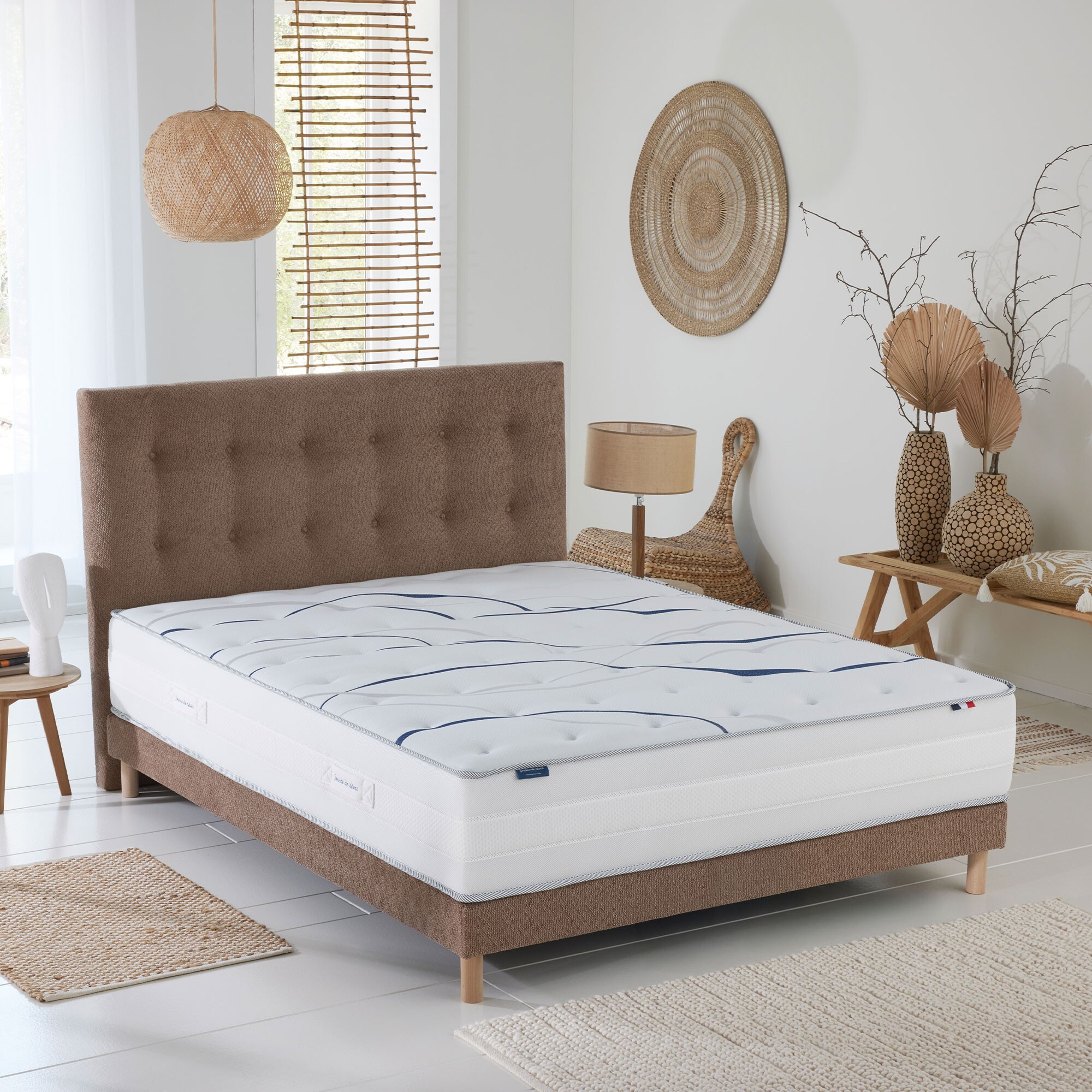 Tête de lit capitonnée Eden moka, chenille bouclettes