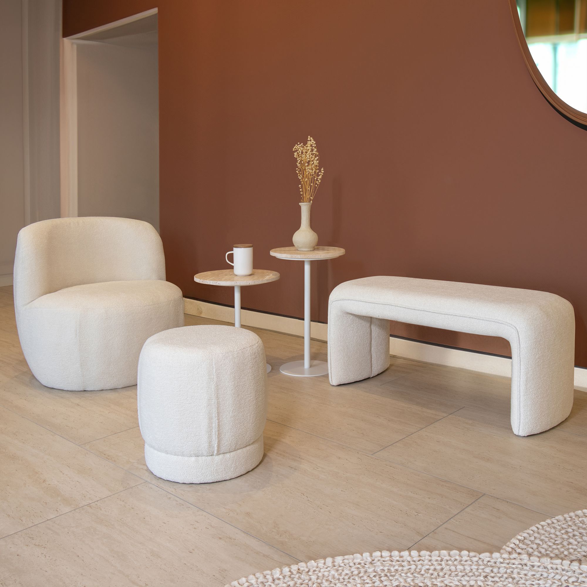 Banc en tissu bouclette beige et structure en bois MALO
