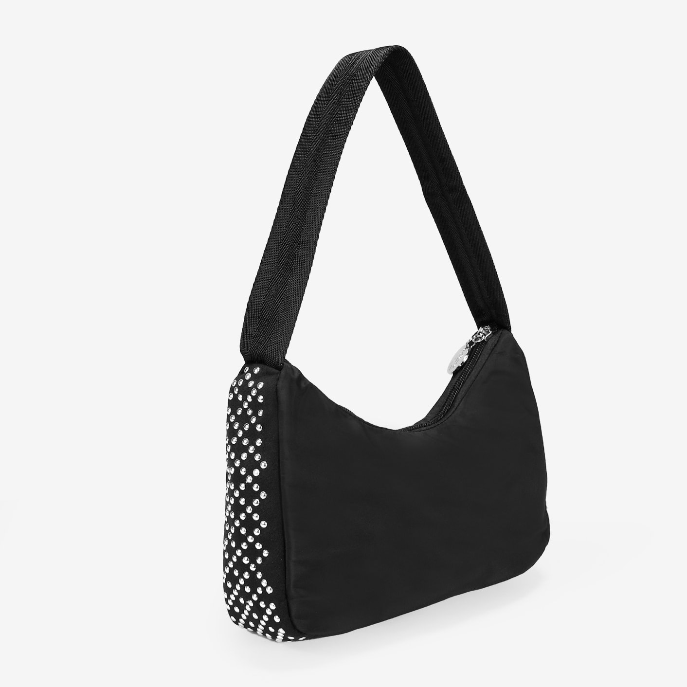 Bolso de hombro negro en nylon con tachas