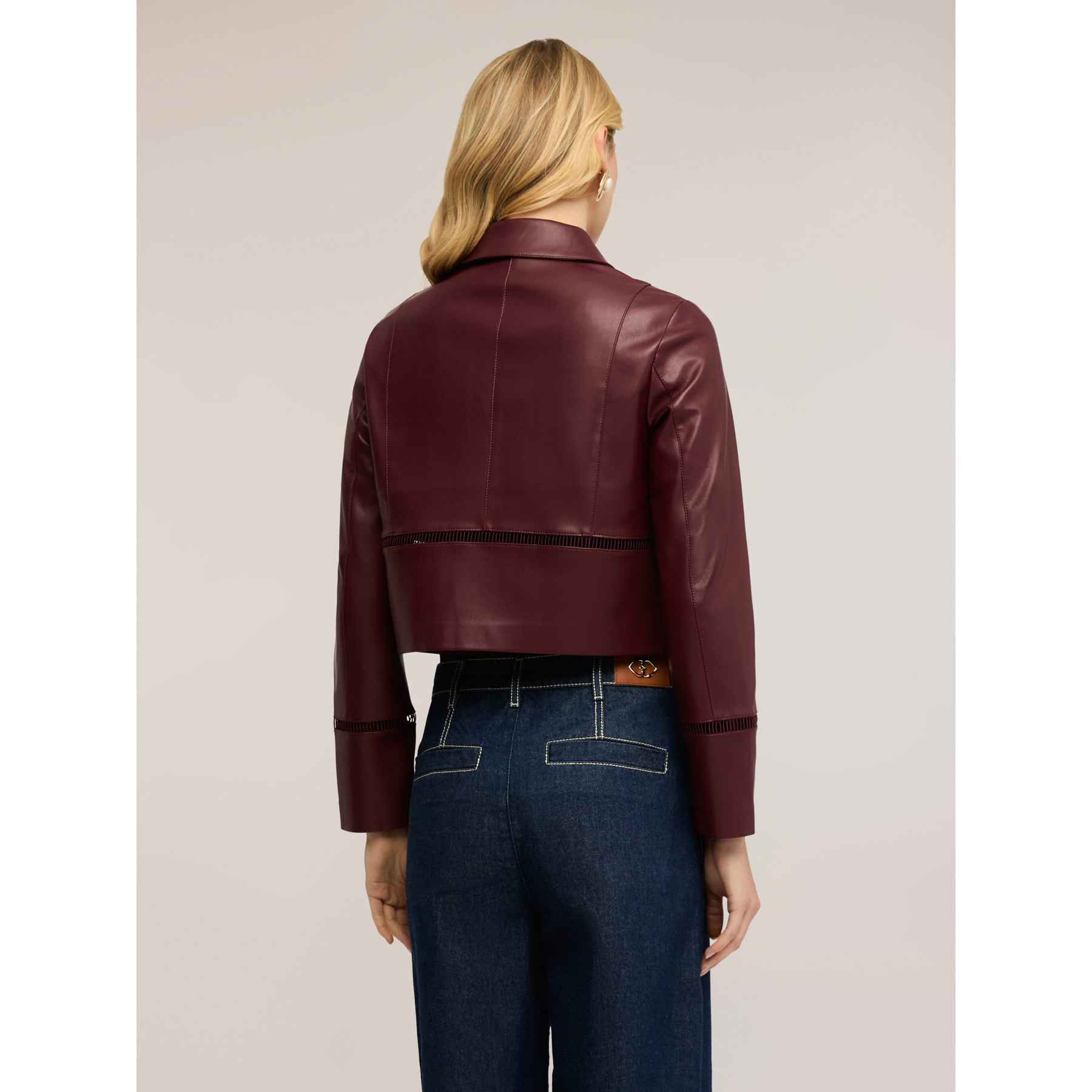 Motivi - Chaqueta cropped con detalles perforados - Burgundy
