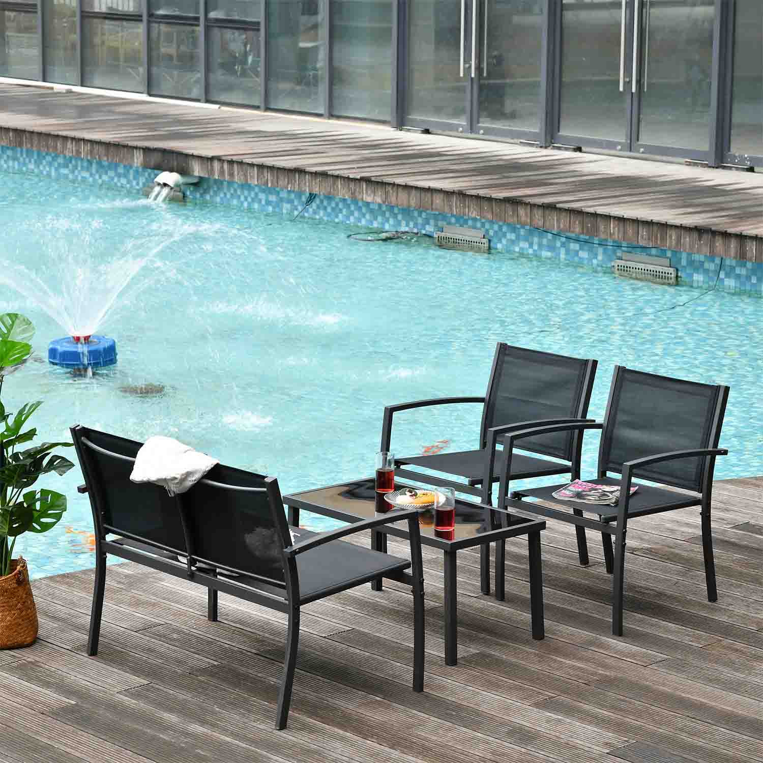 Adelaide - Salottino da giardino di design con divanetto + 2 poltrone + tavolino da caffÃ¨ con ripiano in vetro. Set lounge da esterno 4 pezzi in metallo e textilene. Nero