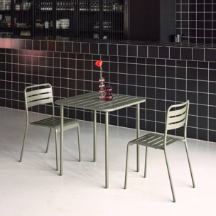 Table de jardin métal + 2 assises kaki Amélia. lattes et bords arrondis. traitement antirouille