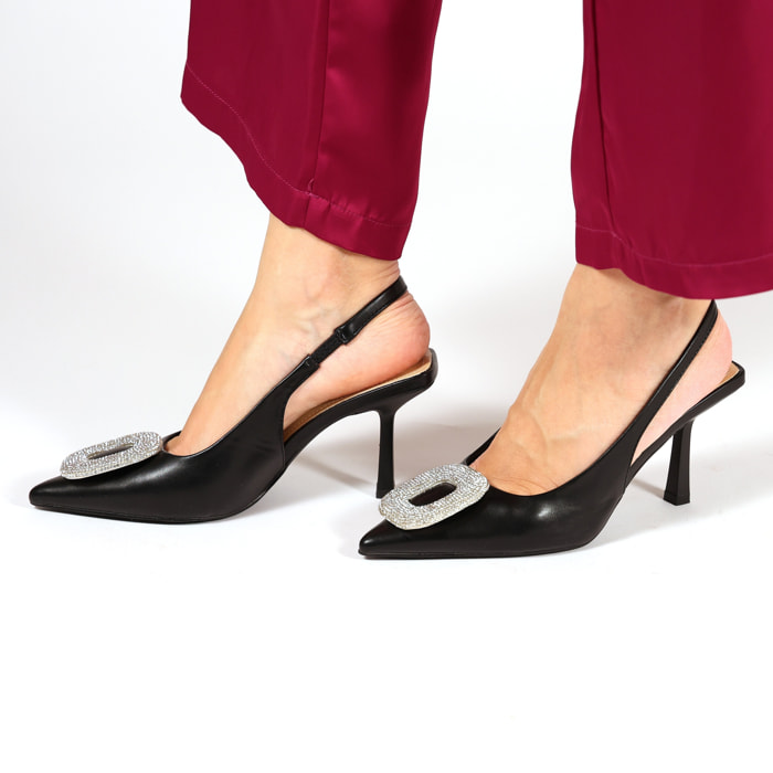 Dècolletè slingback in simil pelle con dettaglio strass sulla punta