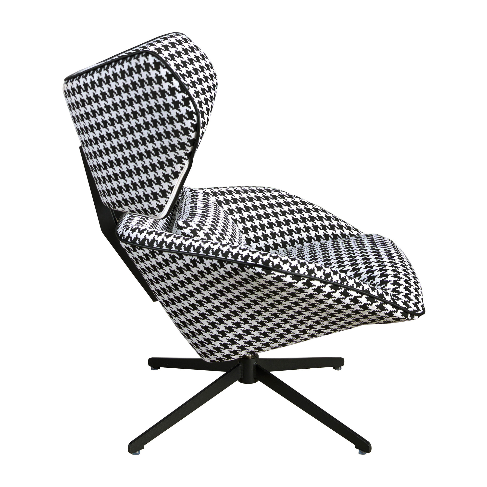 Sillón Angel Cerdá giratorio con reposabrazos con asiento y respaldo tapizados en tela blanca y negra patas de acero inoxidable en epoxi negro 85x95x98cm
