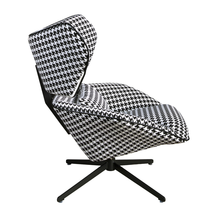 Sillón Angel Cerdá giratorio con reposabrazos con asiento y respaldo tapizados en tela blanca y negra patas de acero inoxidable en epoxi negro 85x95x98cm