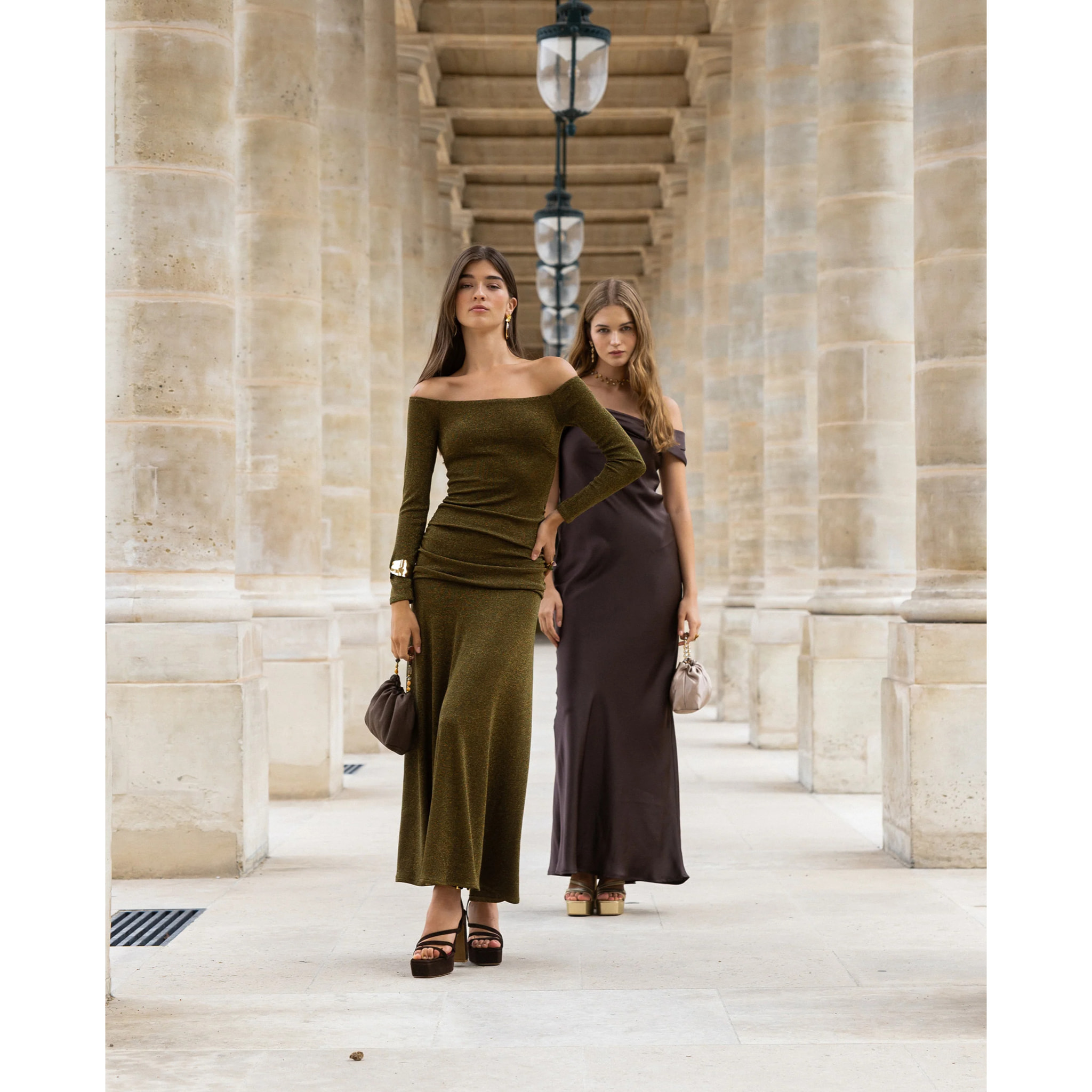 Vestido midi de punto escote bardot