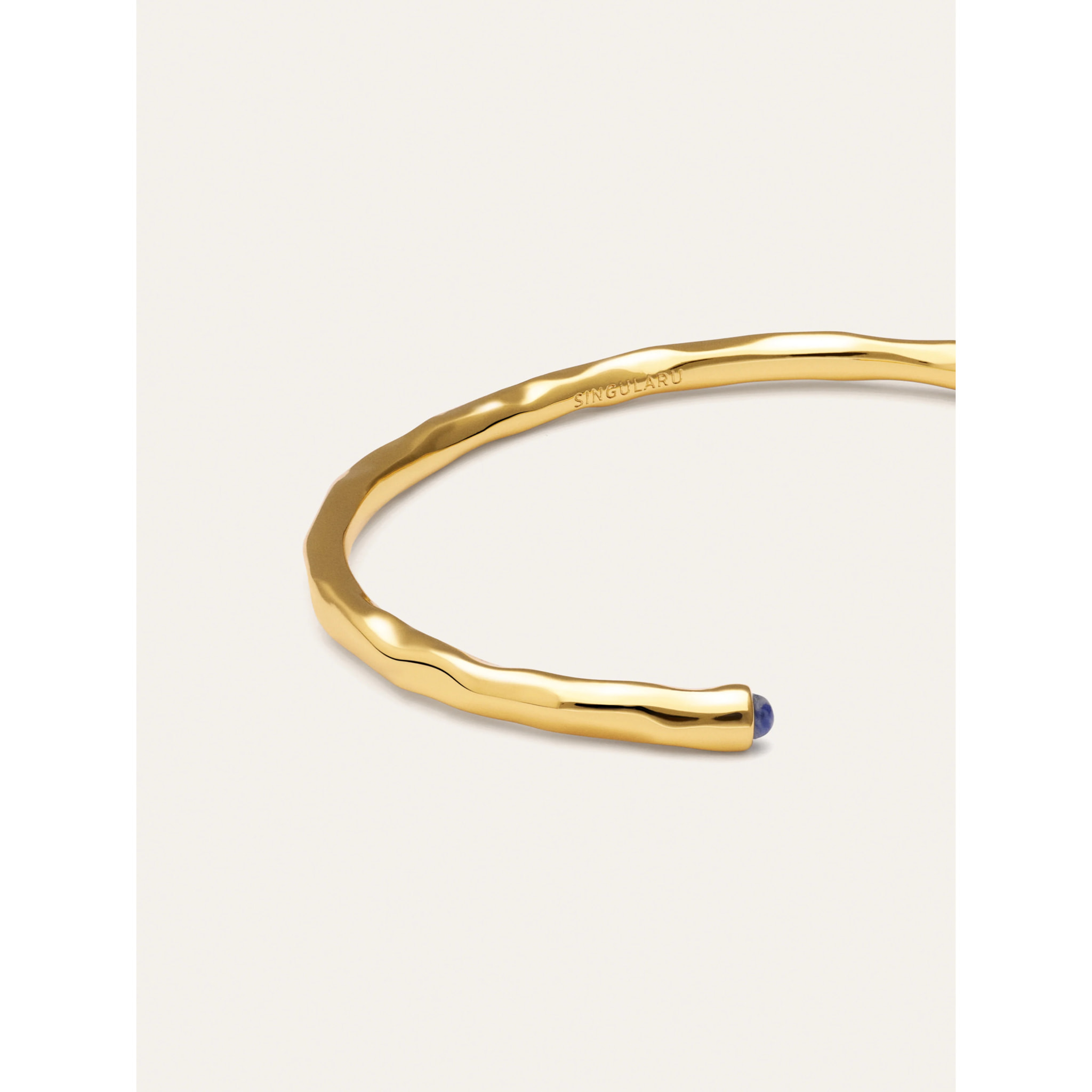 Brazalete Cane Cianita Baño Oro