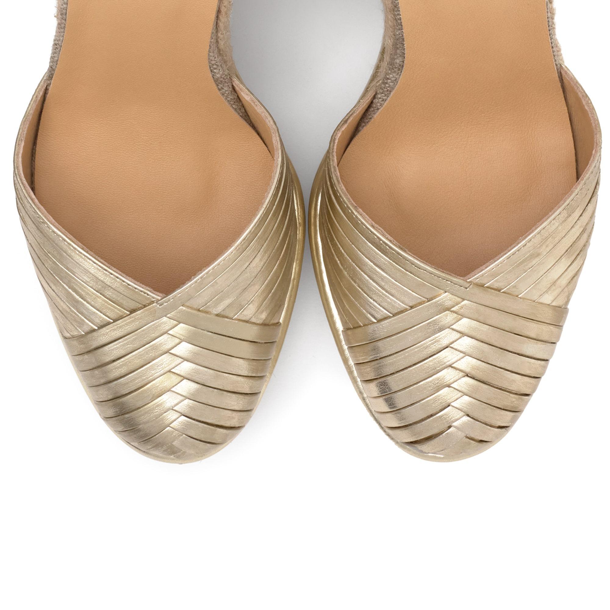 Alpargata de cuña Colina en piel con cierre pulsera y doble plataforma