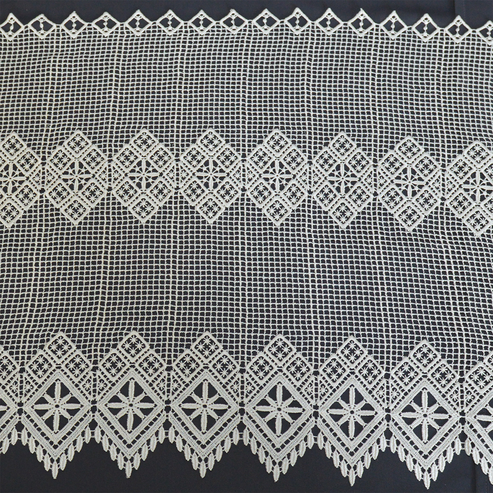 Brise bise en macramé au style graphique - Ecru