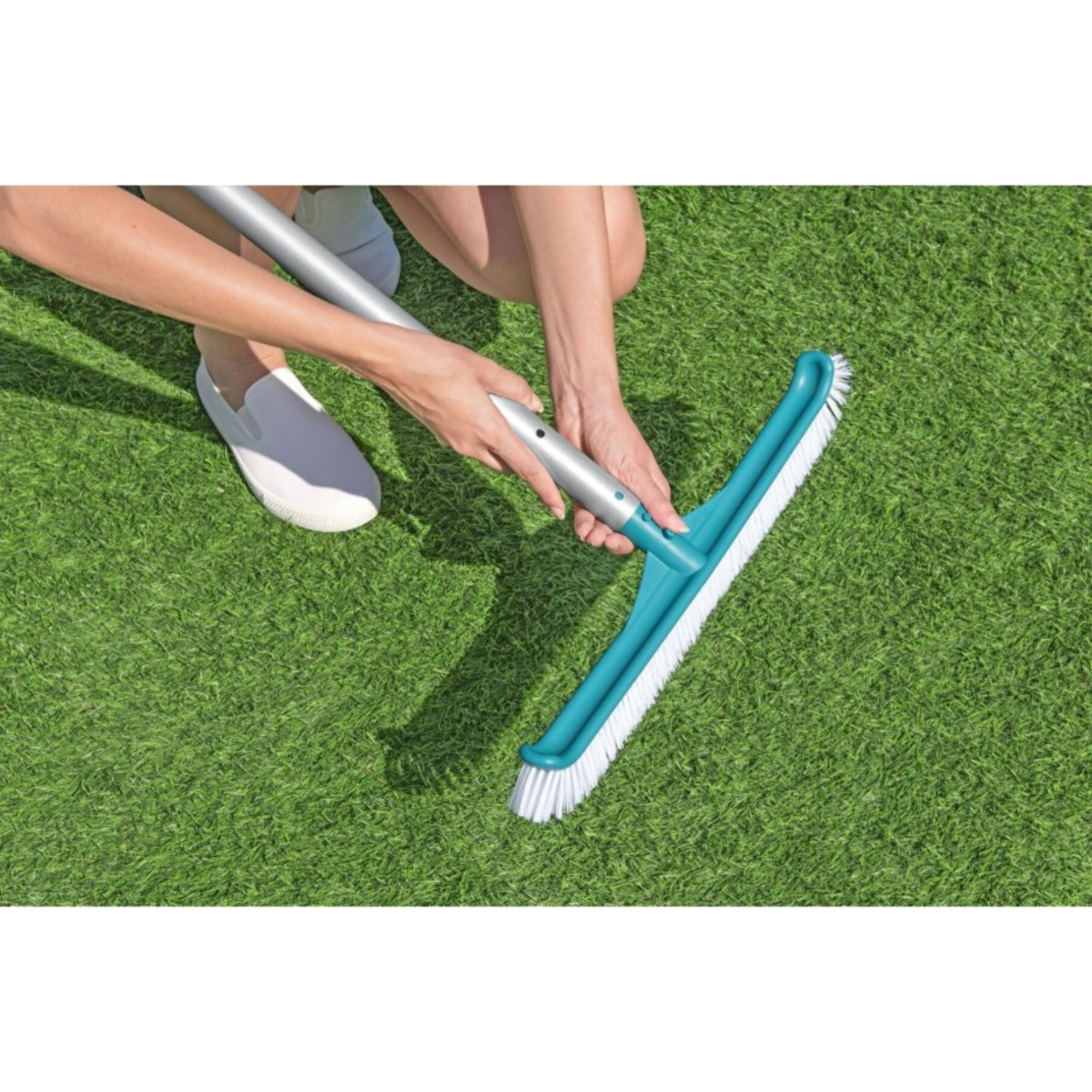 Bestway Kit entretien piscine avec aspirateur et épuisette AquaSurge