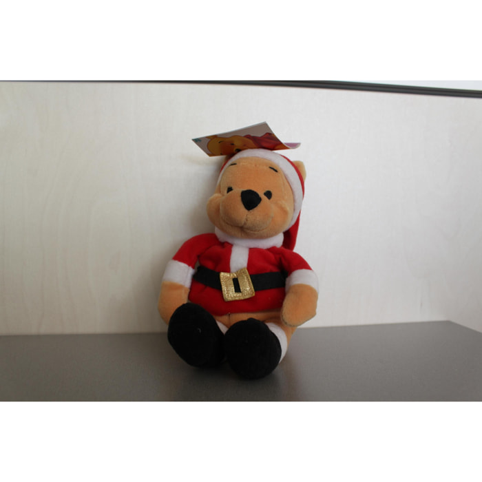 Disney Winnie The Pooh - Peluche Winnie The Pooh vestito da Babbo Natale 20cm