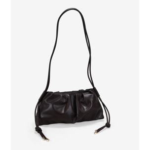 Bolso bandolera marrón con fruncido
