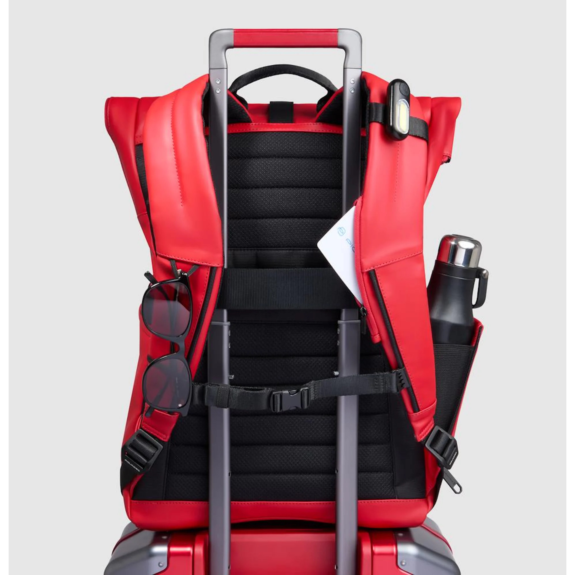 Piquadro Zaino roll-top per PC e iPad® con cinghia pettorale, agganci per lucchetto e luce portatile da bici