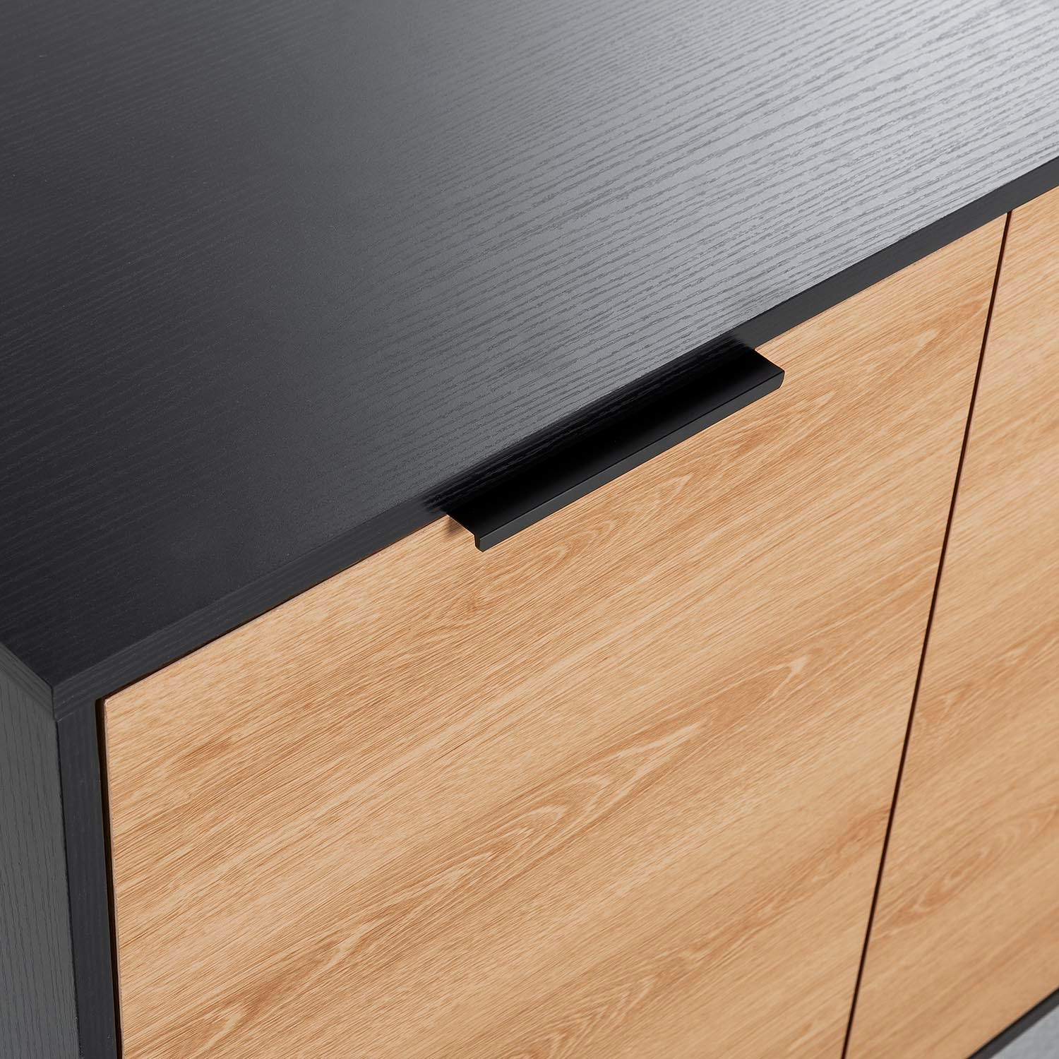 Aparador Kalma 3 puertas color negro/roble, 136 cm Ancho