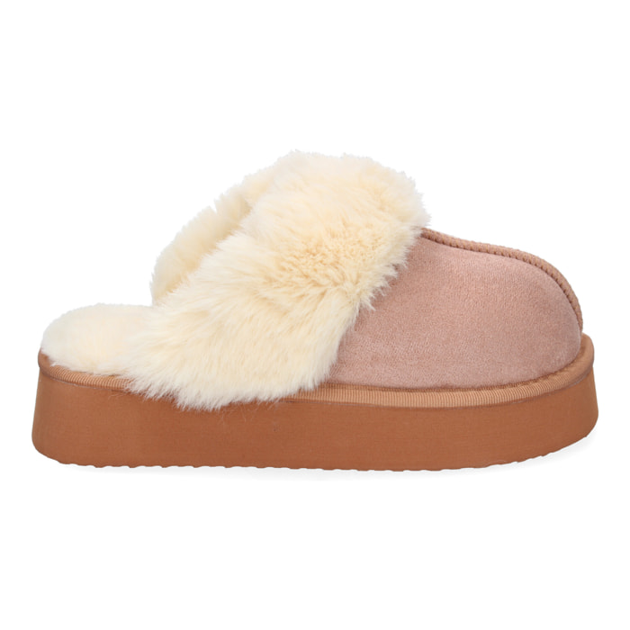 Zapatilla de casa estilo australiano, calidas, forradas de pelo, de plataforma
