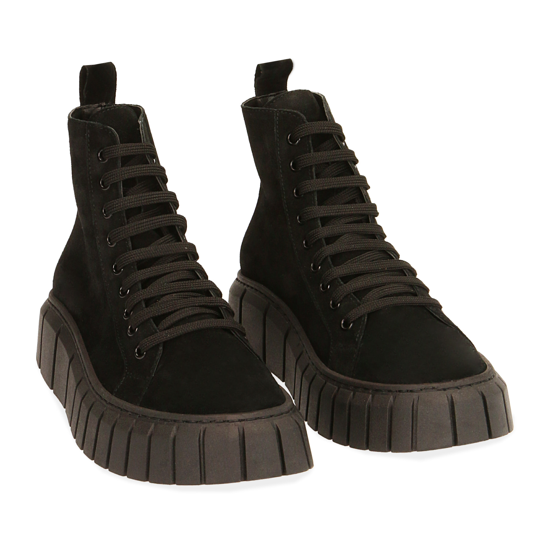 Zapatillas de ante negro, plataforma de 4 cm.