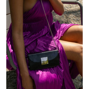 Bolso de fiesta negro con solapa y metal