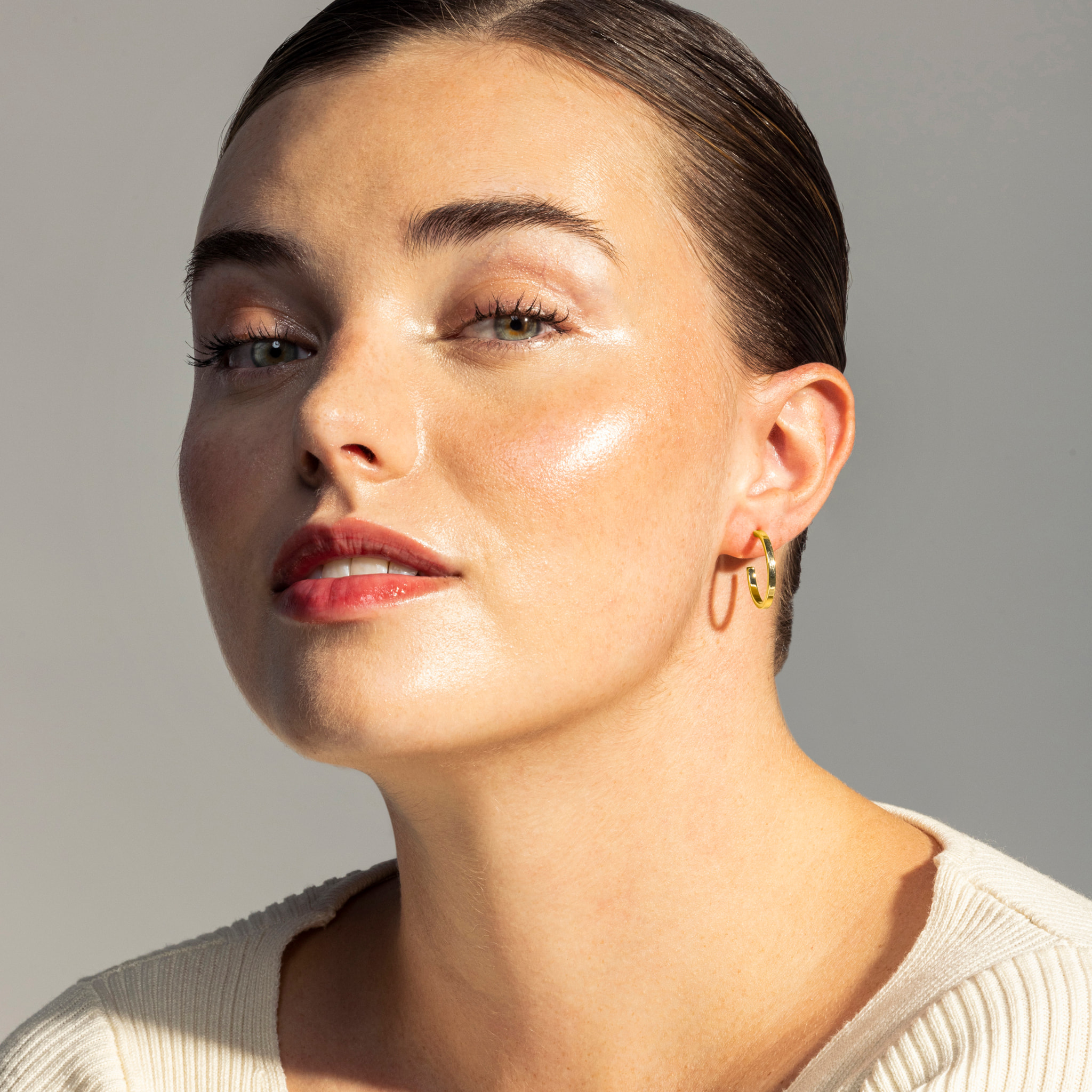 Pendientes de 20mm de diámetro acabado oro amarillo de 18K