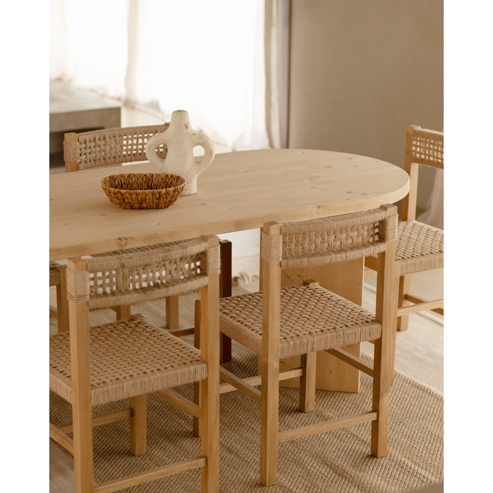 Mesa de comedor de madera maciza en tono roble medio de varias medidas