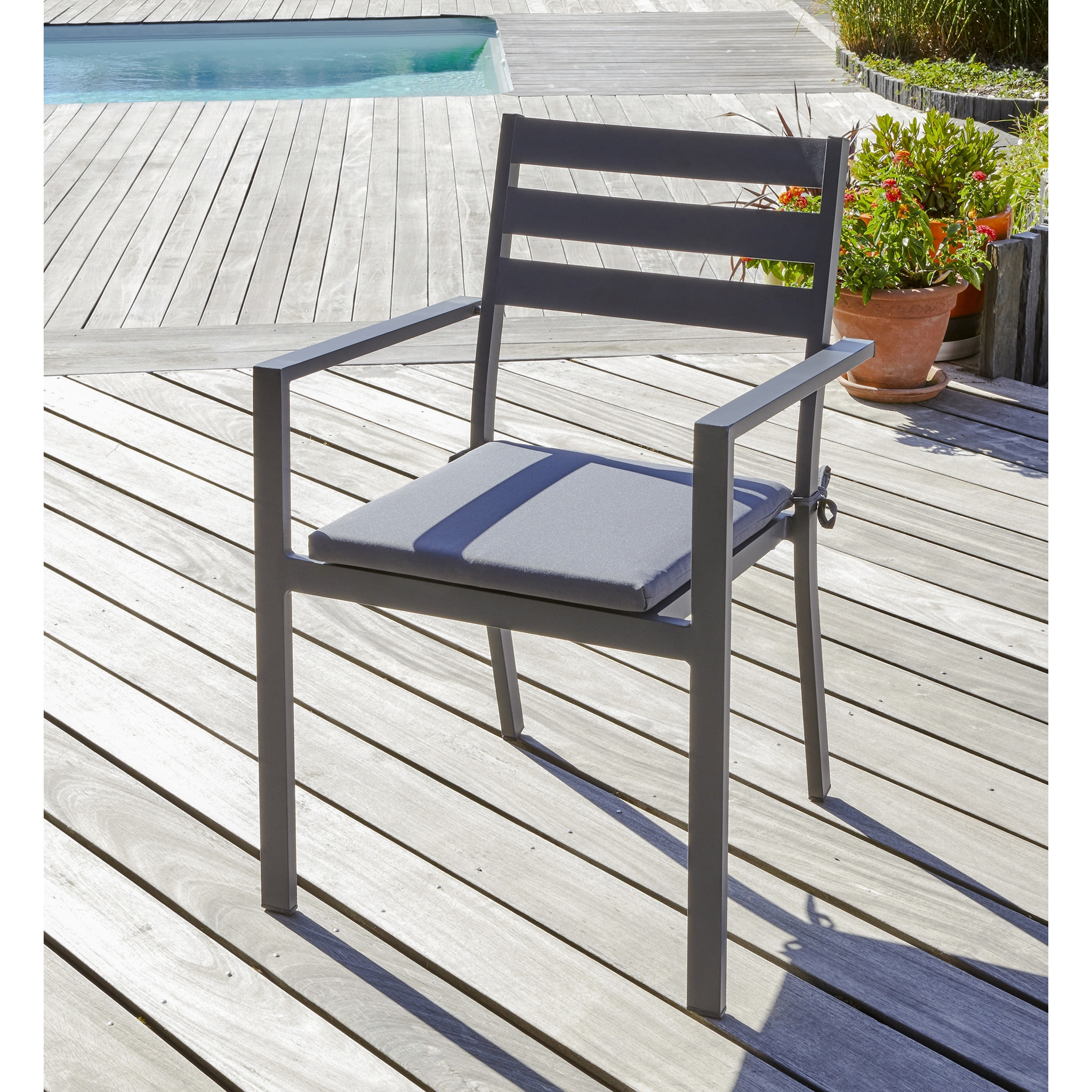 PELOSA - Fauteuil de jardin empilable en aluminium gris anthracite