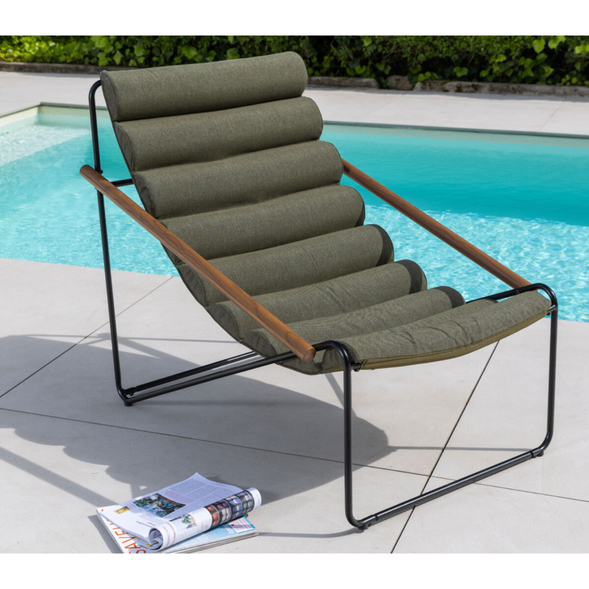 Fauteuil de détente en acier - bois et vert - SAVANE