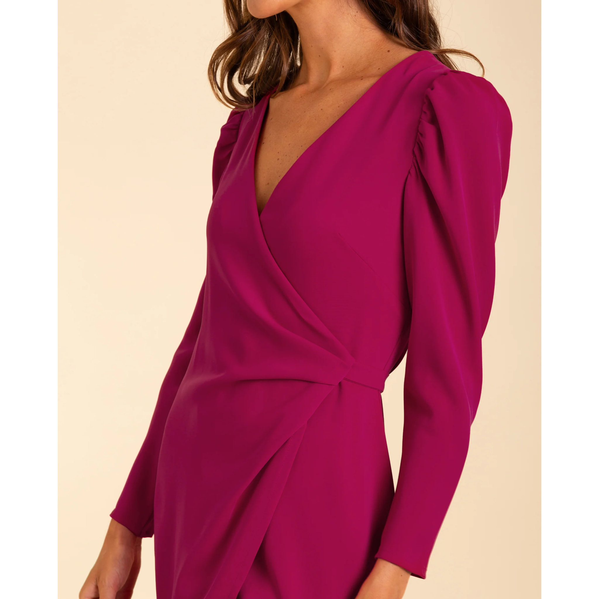 Vestido midi cruzado manga larga