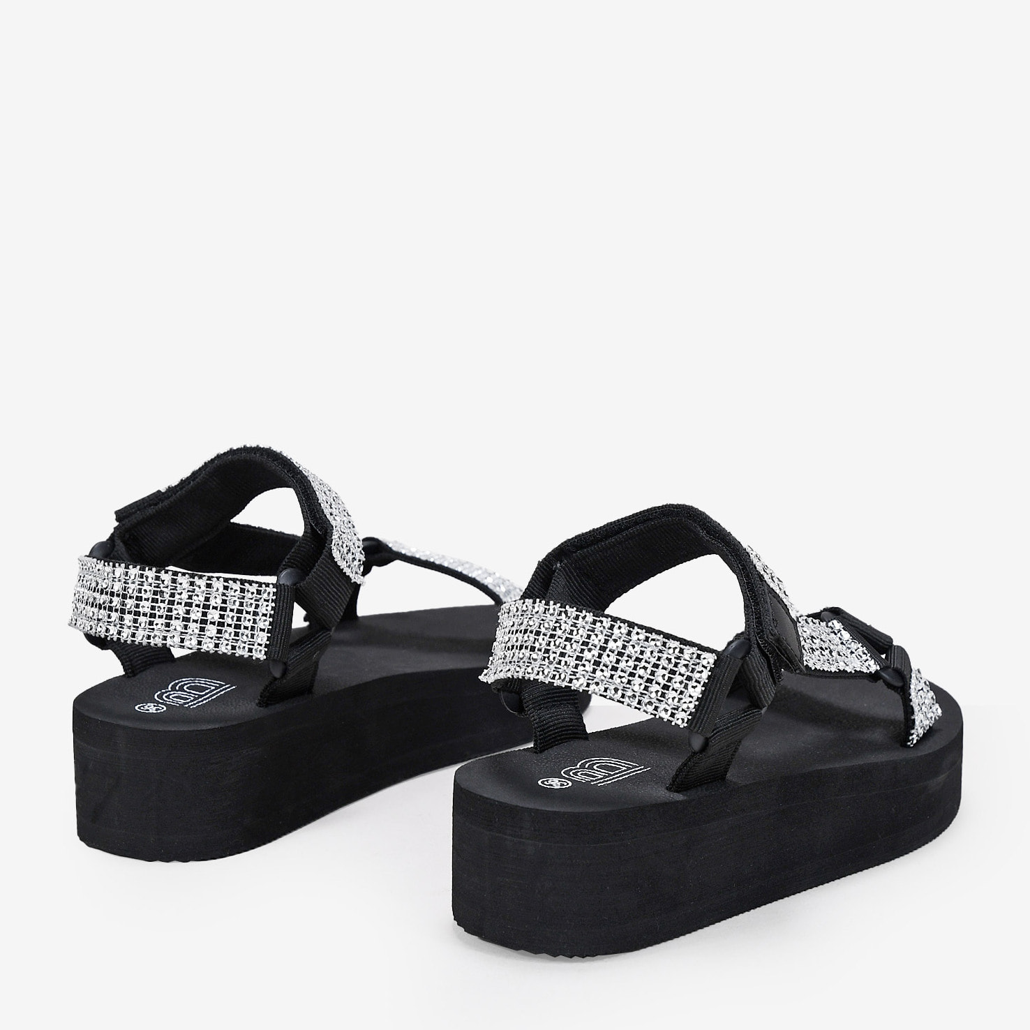 Sandalias deportivas negras con plataforma y brillantes