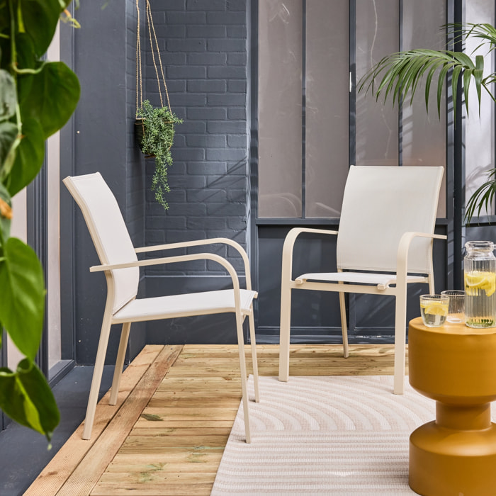 Lot de 2 fauteuils de jardin BUFFALO empilables aluminium et textilene beige. 64.5 x 45.5 x 89.5 cm