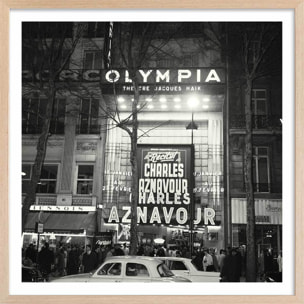 Affiche de Paris noir et blanc, L'Olympia Affiche + cadre en bois - Chêne