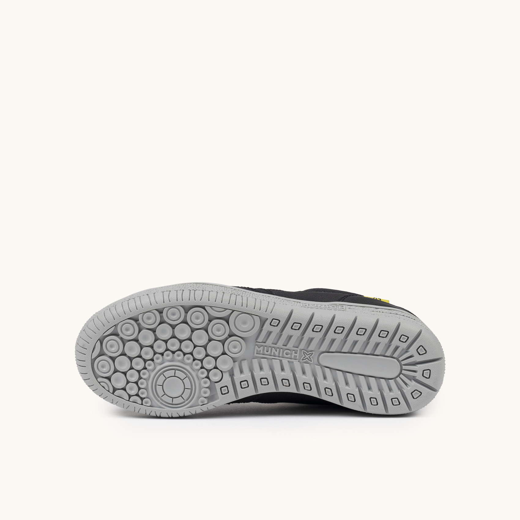 Zapatilla de Fútbol Sala Infantil Negra y Gris MUNICH G-3 KID 454