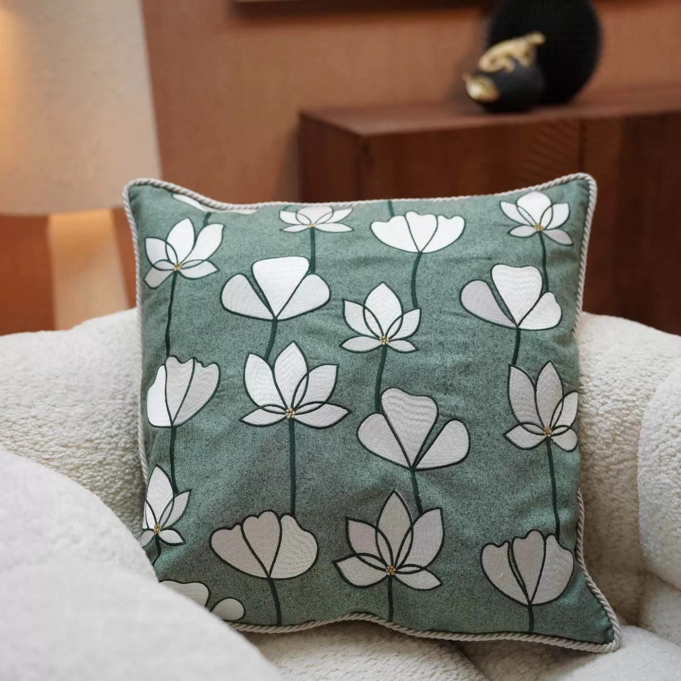 Coussin Zari vert Kare Design