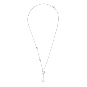 Collar de plata de ley 925 con colgante de anillas con circón y cierre de mosquetón.