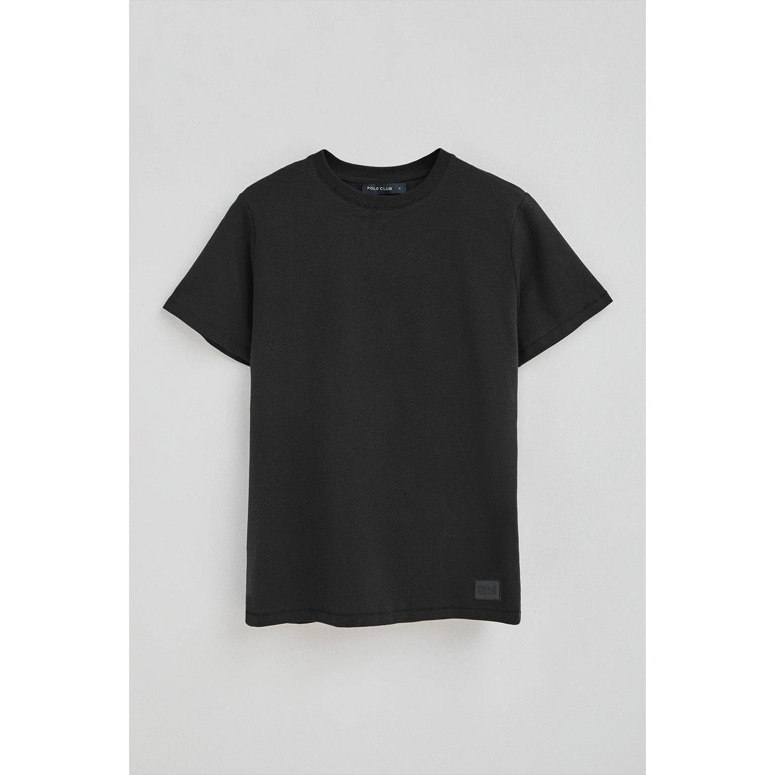 Camiseta Amore negra con parche personalizado Polo Club