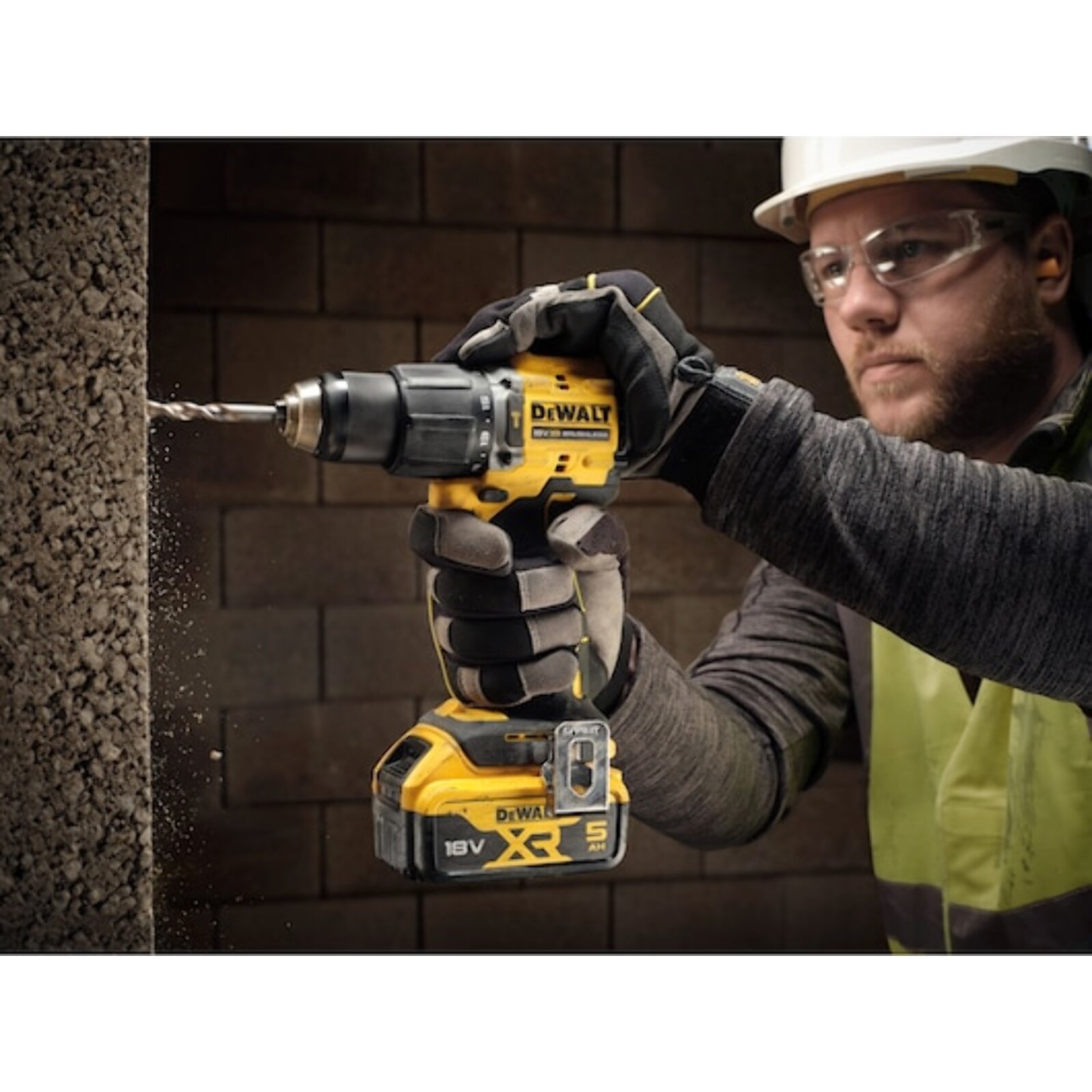 Perceuse-visseuse à percussion compacte XR 18V 5 Ah Li-Ion Brushless - DEWALT - DCD799P2T-QW