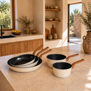 Batterie de cuisine 5 pièces en acier carbone beige  PRATICOOK