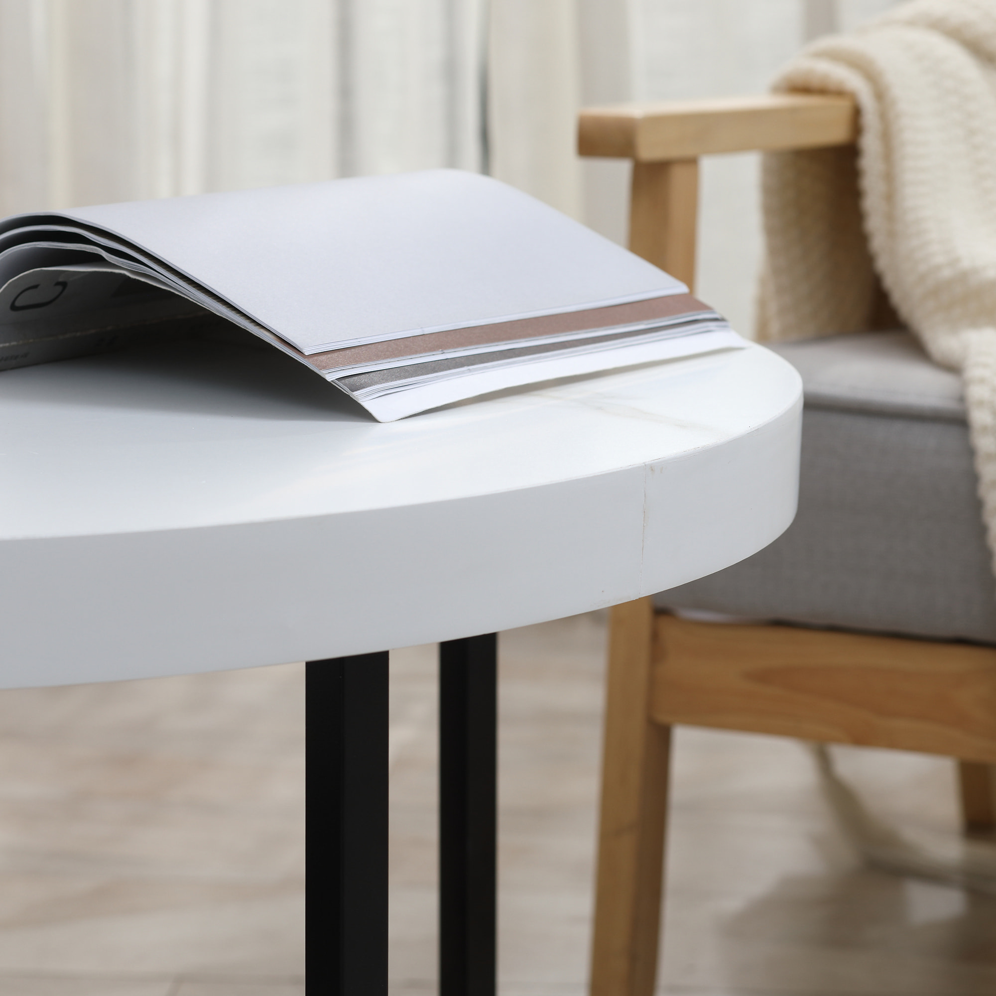 Mesa de Centro con Encimera Símil Mármol Marco de Metal para Oficina 80x80x45 cm