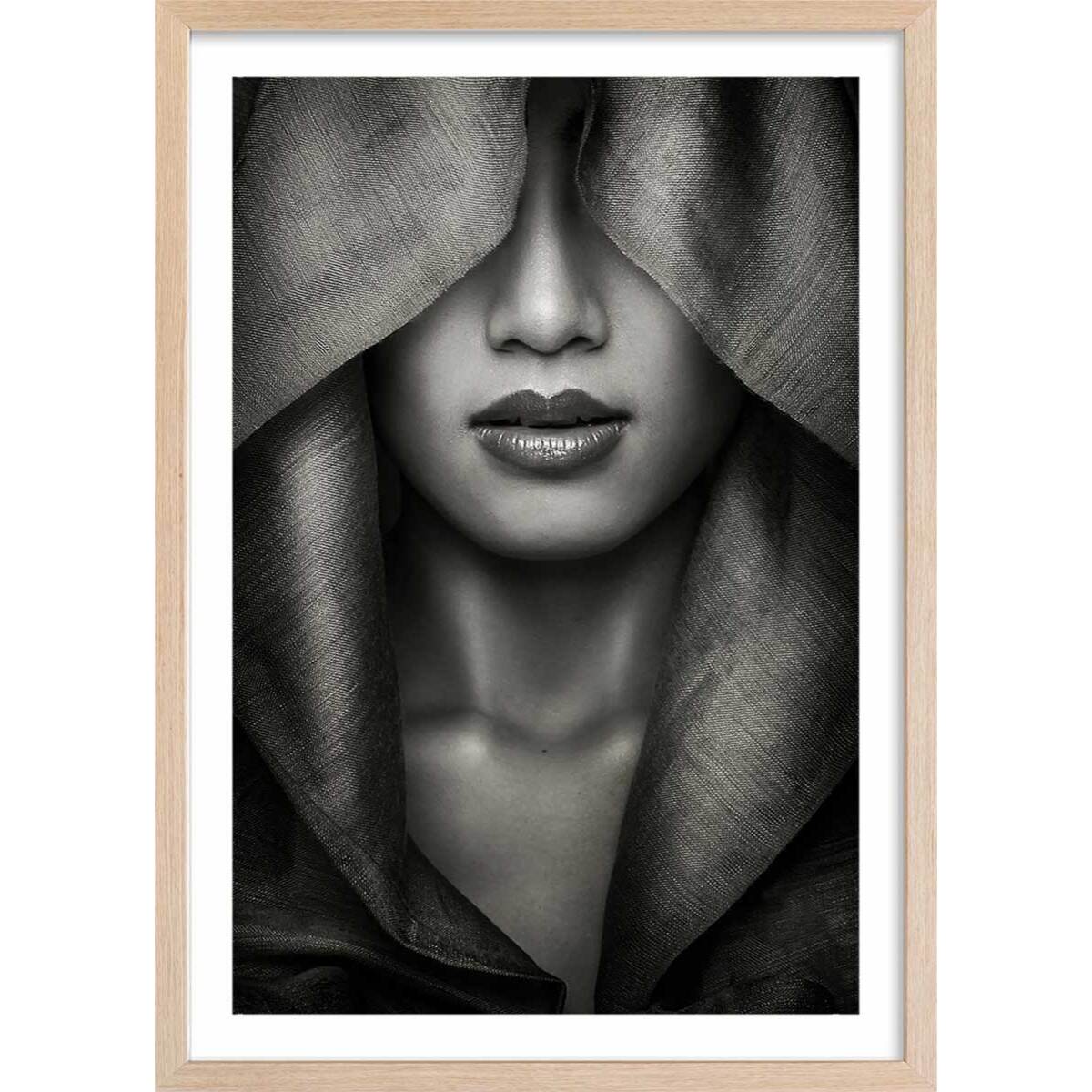 Affiche portrait de femme - Capuche Affiche + cadre en bois - Chêne