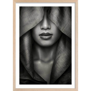 Affiche portrait de femme - Capuche Affiche + cadre en bois - Chêne
