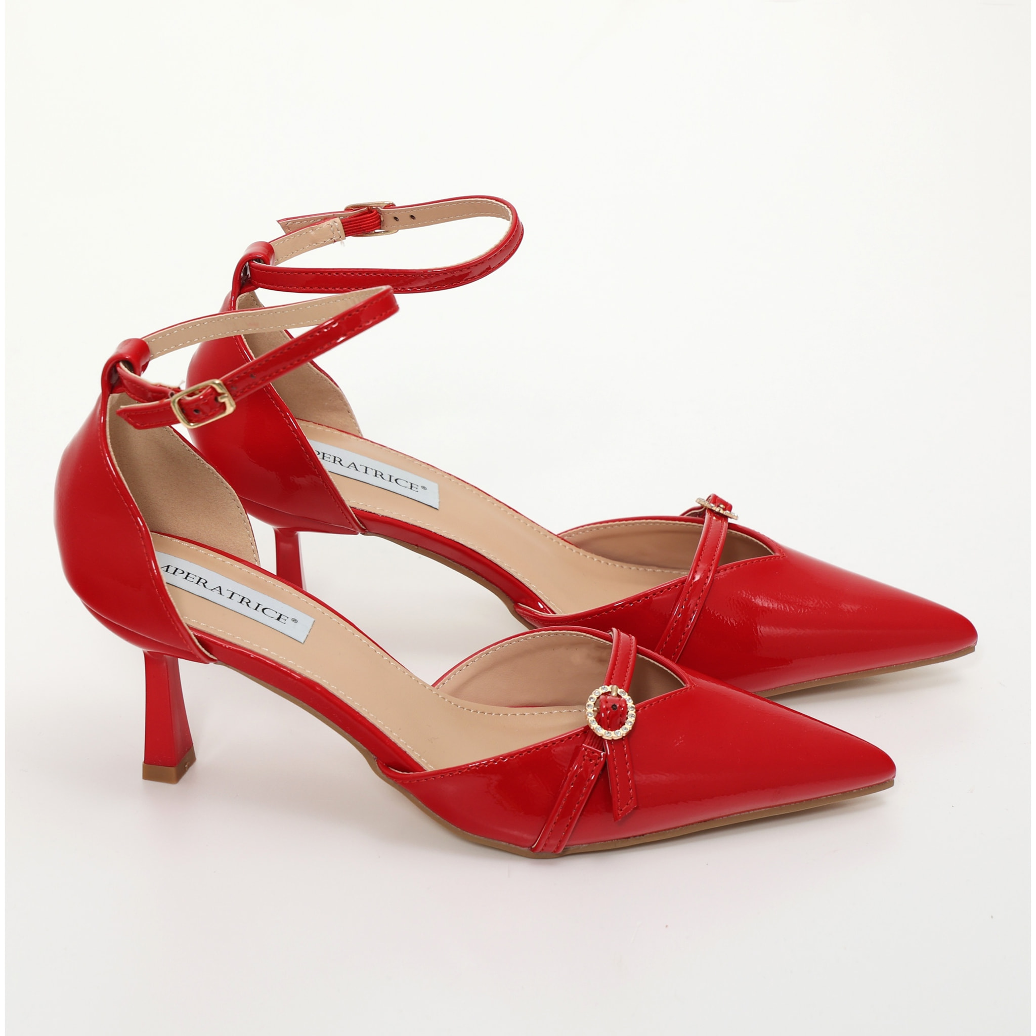 Sandali in simil pelle verniciata con tacco a rocchetto