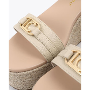 Zeppa effetto rafia con cinturino personalizzato.