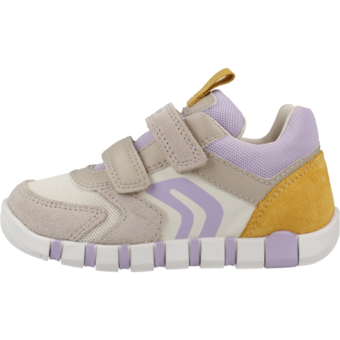 Zapatillas Niña de la marca GEOX  modelo B IUPIDOO BEIS