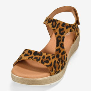Sandalias leopardo piel con cuña