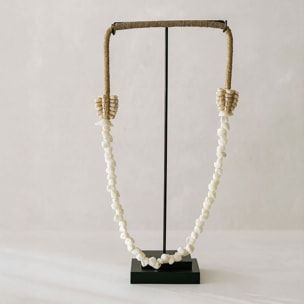 Collier en coquillages avec socle en métal  DAO